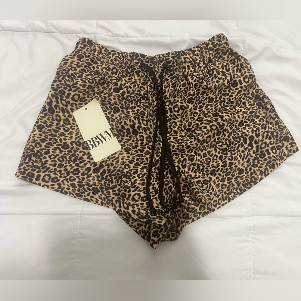Leopard short never worn